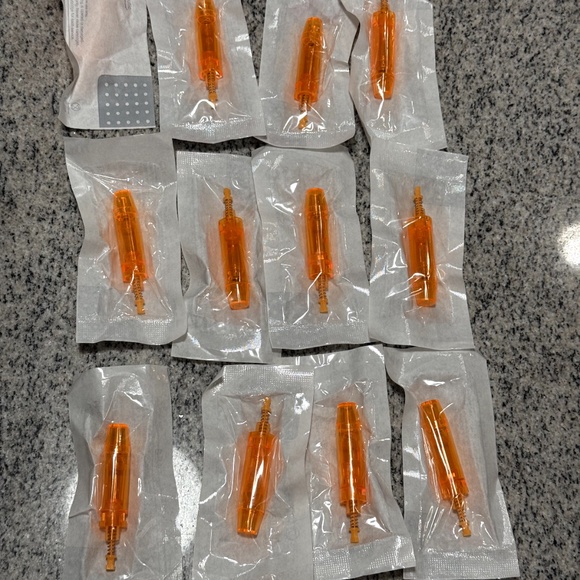 Bio Therapeutic Bt-Titan Nanoneedling - Picture 4 of 6